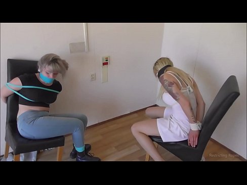 ❤️ Verslaaf / vasgebind en gesnoer / meisie in nood ️ Fok video by ons ﹏
